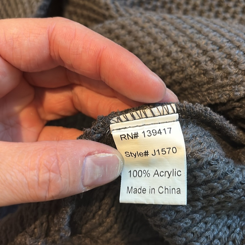 Piko Sweater - Picture 7 of 9